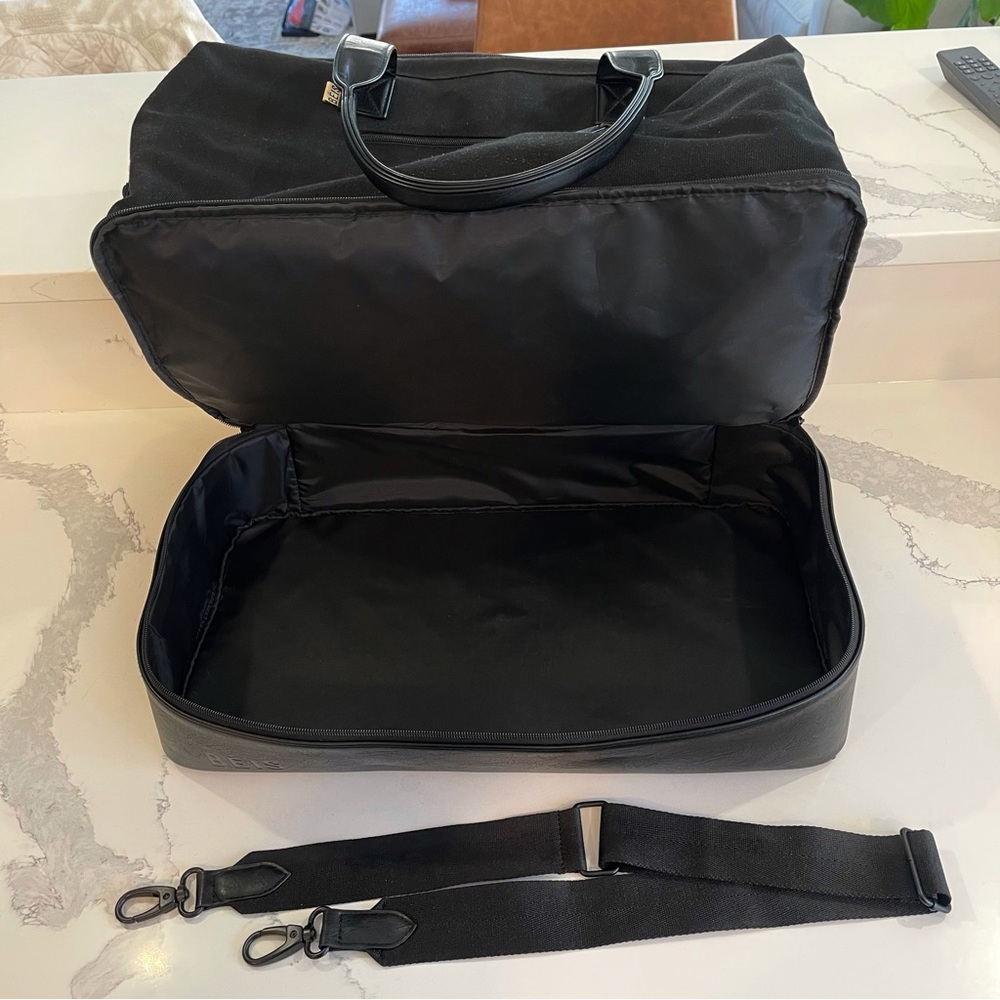 Beis Weekender Bag in Black - Picture 6 of 9